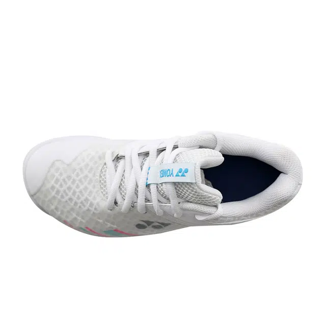 YONEX