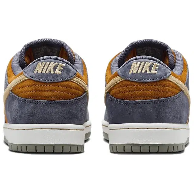Nike SB Dunk Low Light Carbon