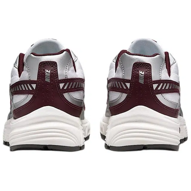 Nike Initiator