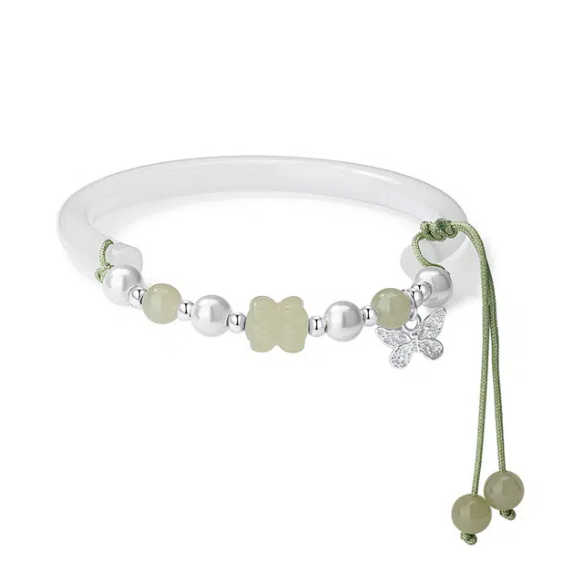 北京黄金 灵动蝶韵 新中式国风设计 吉祥腕间配饰 蝶舞祥瑞 古典雅韵 好运蝴蝶 玉髓 手镯 女款