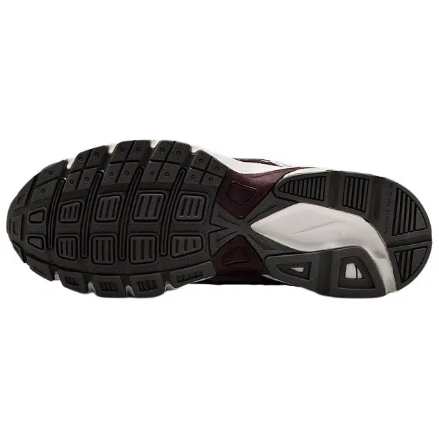 Nike Initiator