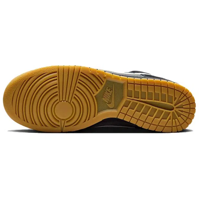 Nike Dunk Low Retro SE "Black Grey Gum"
