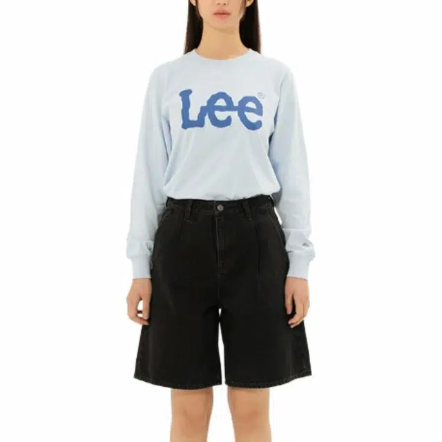 Lee T