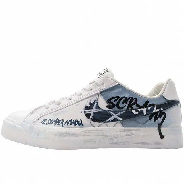 Nike Court Royale