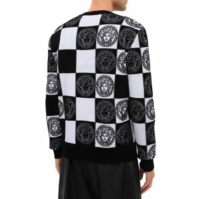 VERSACE