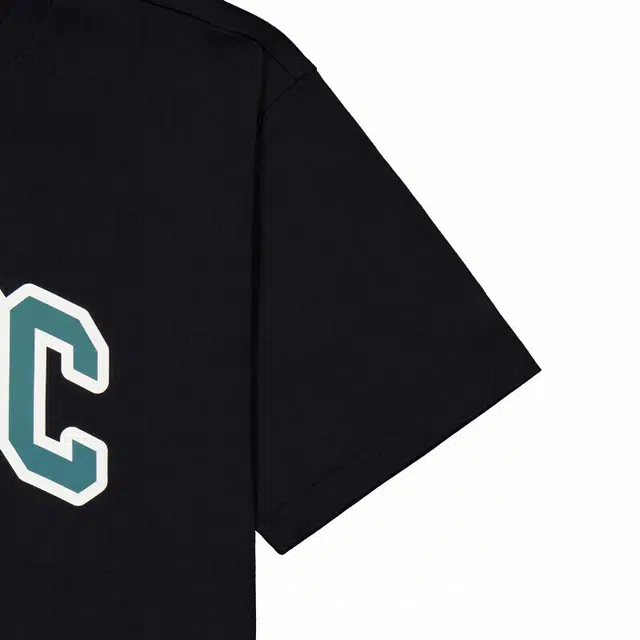 New Balance Logo T