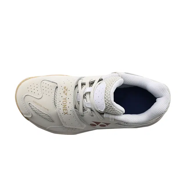 YONEX
