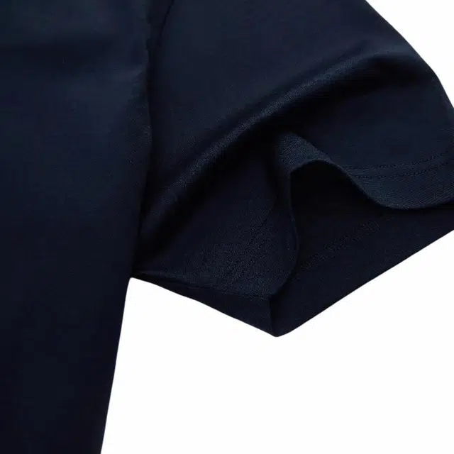 CORNELIANI T