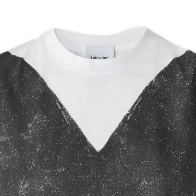 Burberry SS22 T