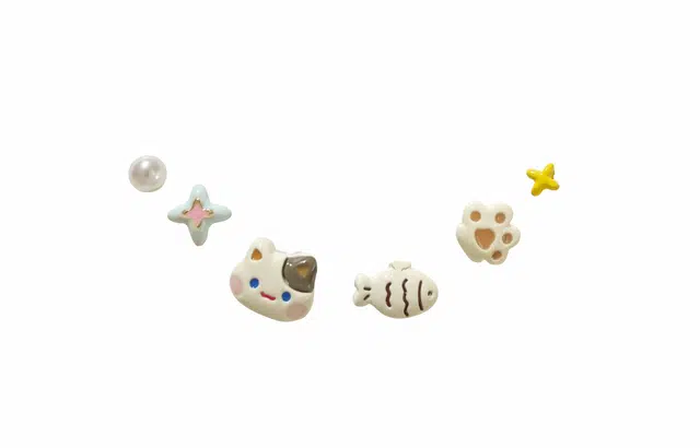 迎百宝 猫咪和鱼童真萌趣可爱 小巧精致减龄学院风可叠戴耳骨钉小清新个性搞怪卡通 合金 耳钉 男女同款情侣款