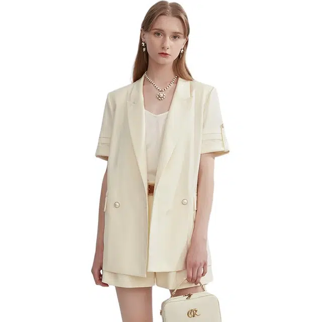 Caroline SS24