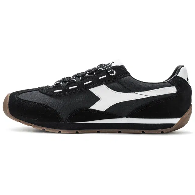 diadora EQUIPTION