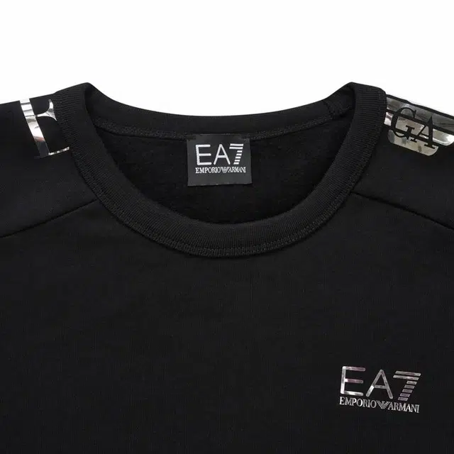 EMPORIO ARMANI EA7 Logo