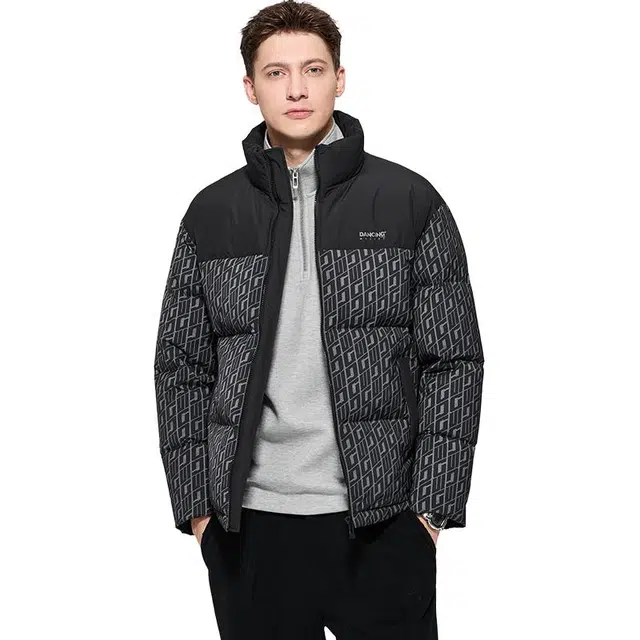 与狼共舞 重磅保暖老花设计时尚休闲立领羽绒服 男款 黑色