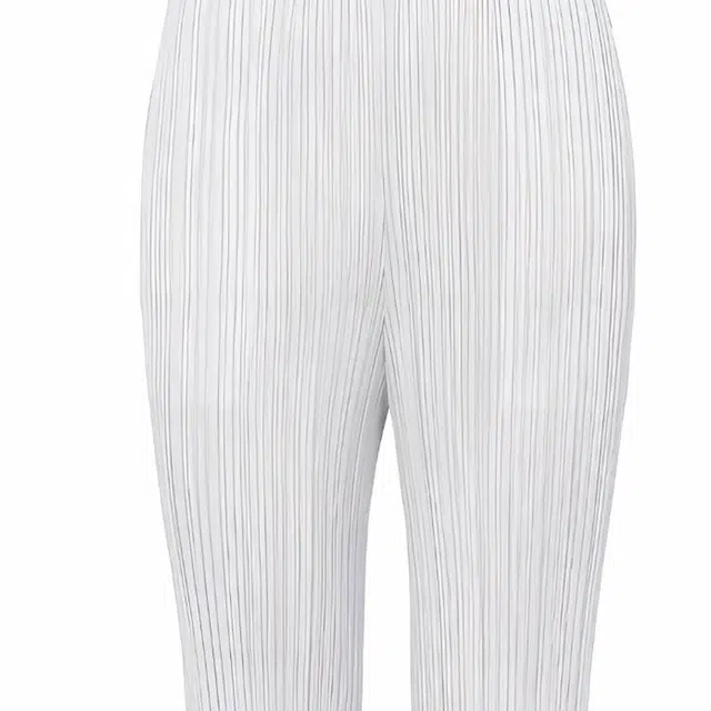 PLEATS PLEASE ISSEY MIYAKE