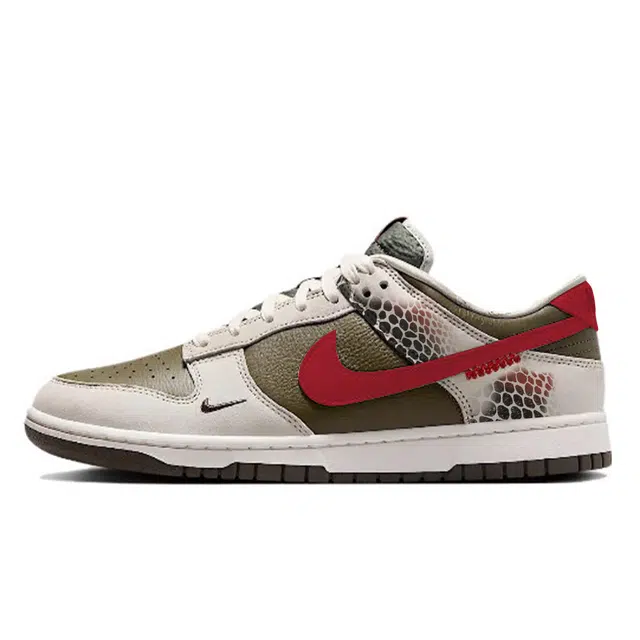 Nike Dunk Low "Year of the Snake"