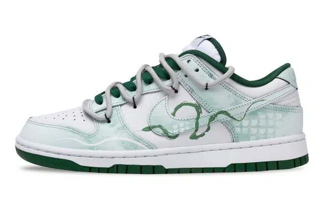 Nike Dunk CNY "Year of the Snake"