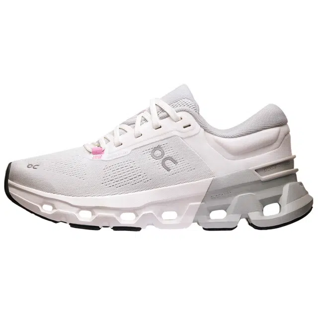 On Cloudflyer 5 WMNS