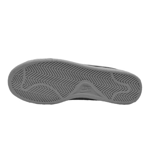 Nike Court Royale