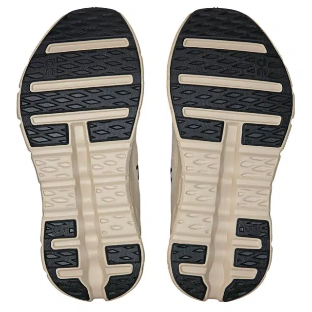 On Cloudtilt WMNS
