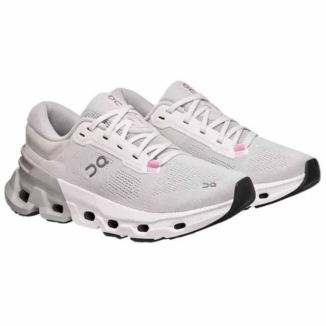 On Cloudflyer 5 WMNS