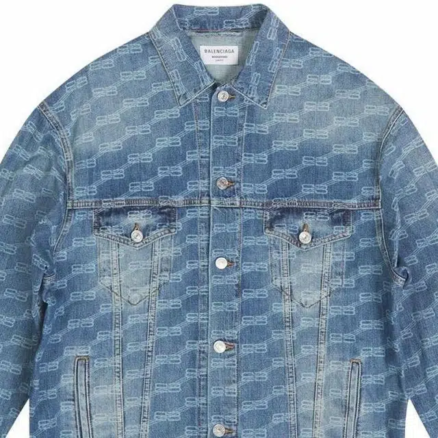 Balenciaga FW22 Logo