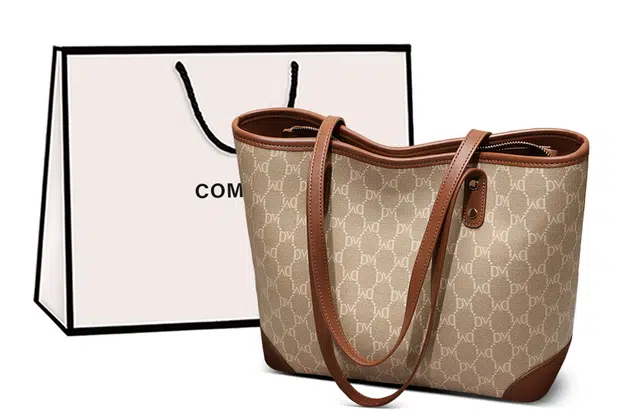 COMELY Tote