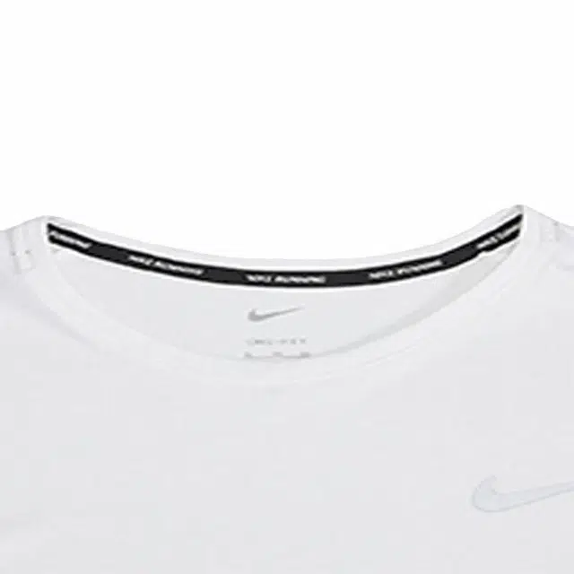 Nike Sportswear LogoT