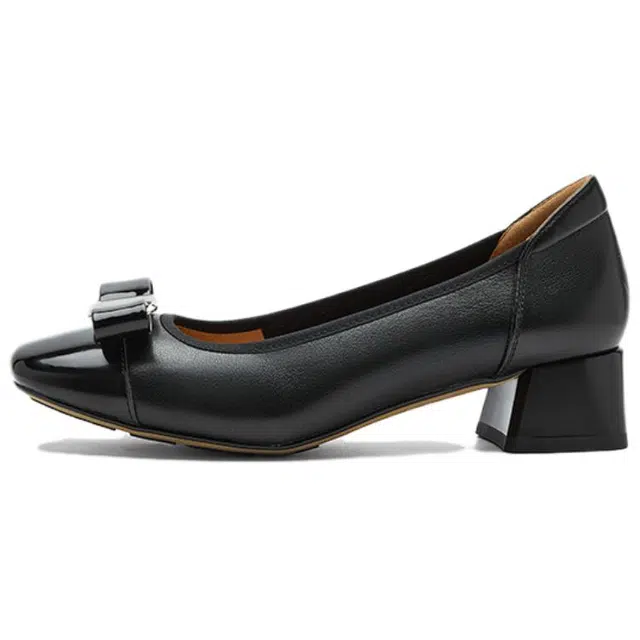NINE WEST
