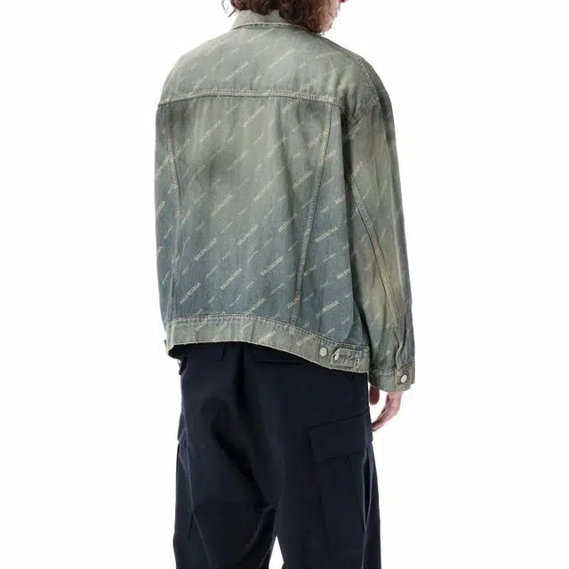 Balenciaga FW22 Logo