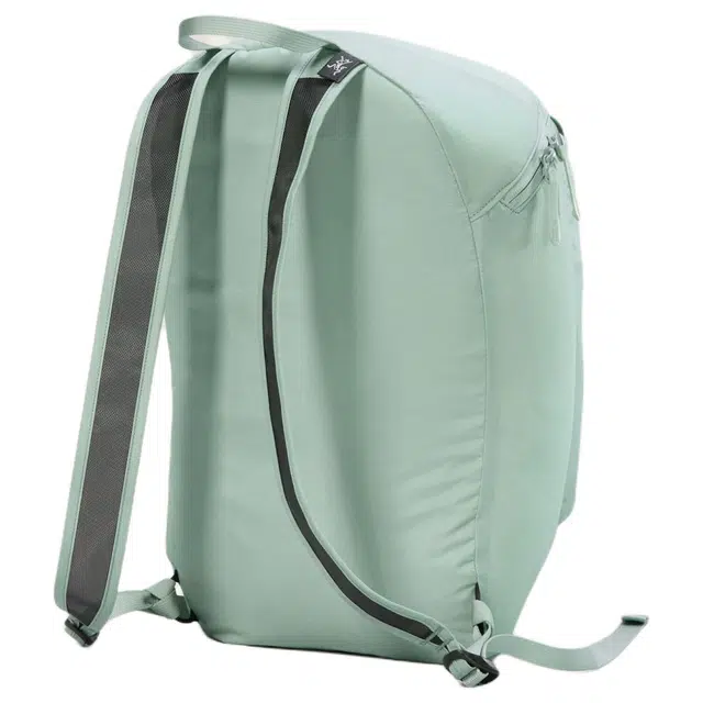 25 Arcteryx Heliad 15L