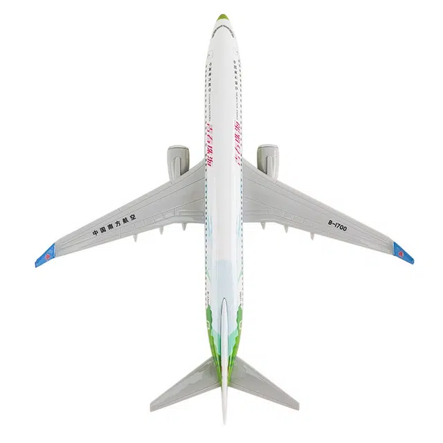 B737-