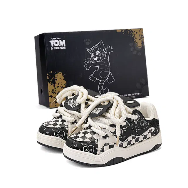 TALKING TOM