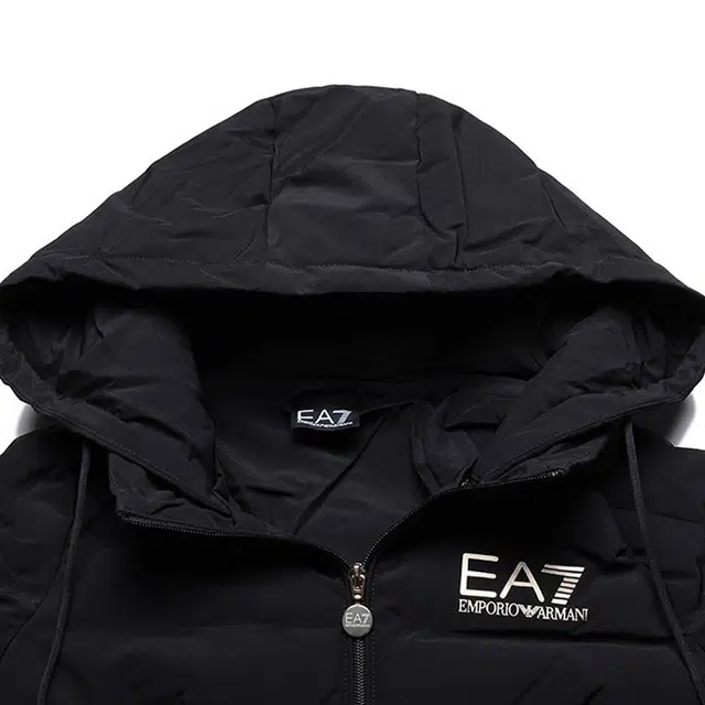 EMPORIO ARMANI EA7 Logo