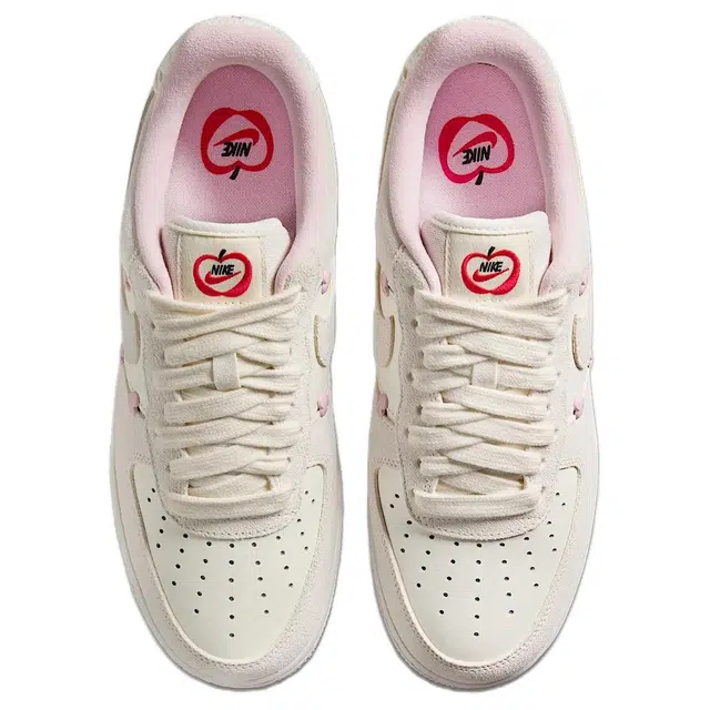 Nike Air Force 1 Low Valentines Day