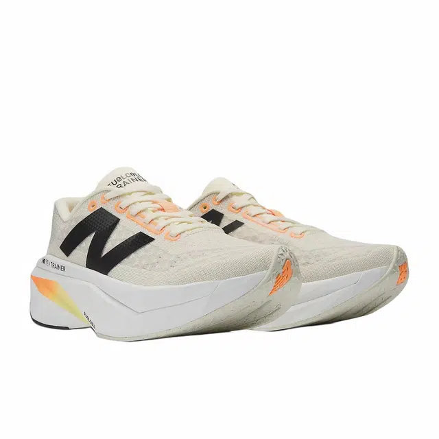 New Balance FuelCell SuperComp Trainer v3