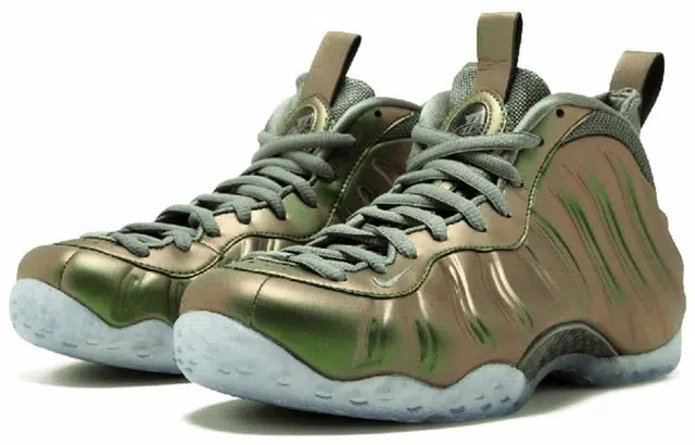 Nike Foamposite One iridescent (w)