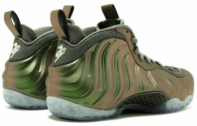 Nike Foamposite One iridescent (w)