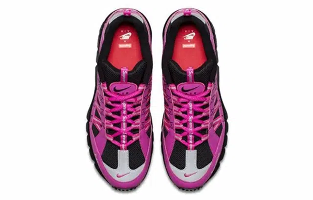 Supreme x Nike Air Humara 17