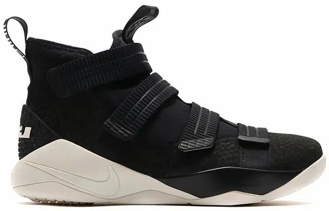 Nike zoom soldier 11 XI SFG 11
