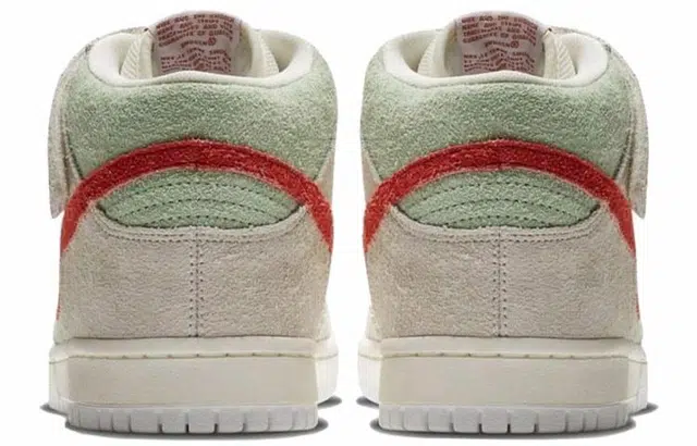 Nike Dunk SB White Widow