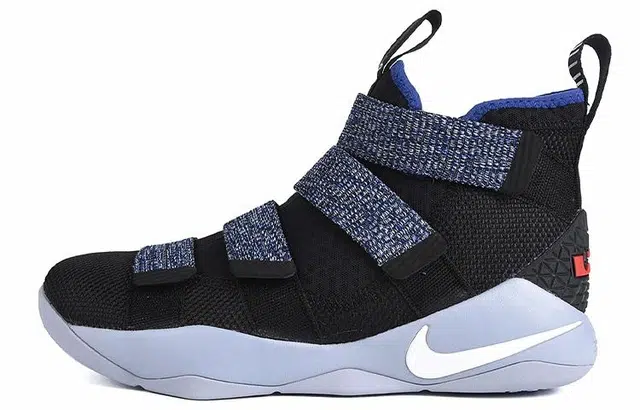 Nike zoom soldier 11