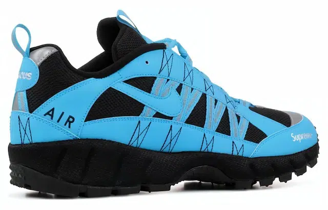 Supreme x Nike Air Humara 17