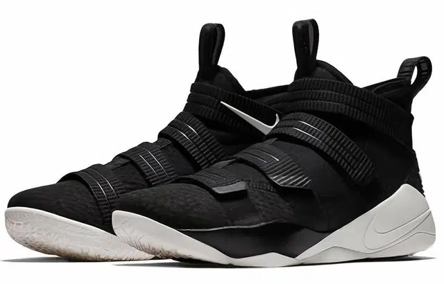 Nike zoom soldier 11 XI SFG 11