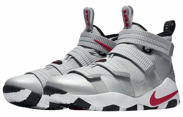 Nike zoom soldier 11 Silver Bullet