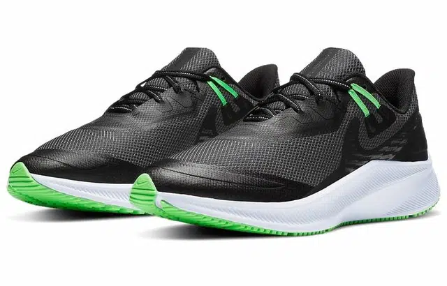 Nike Quest 3 Shield