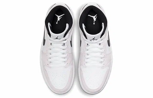 Jordan Air Jordan 1 mid "barely rose"