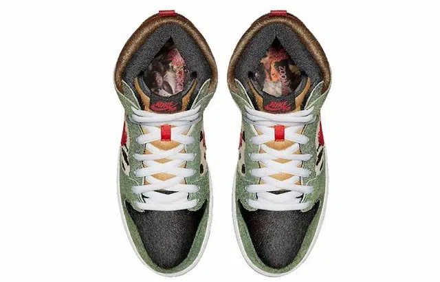Nike Dunk SB Dog Walker