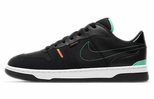 Nike Squash Type