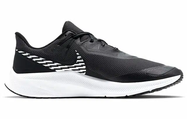 Nike Quest 3 Shield